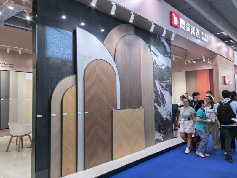 佛山石灣鷹牌陶瓷有限公司的第136屆獲獎廣交會(hui) 展位設計圖片