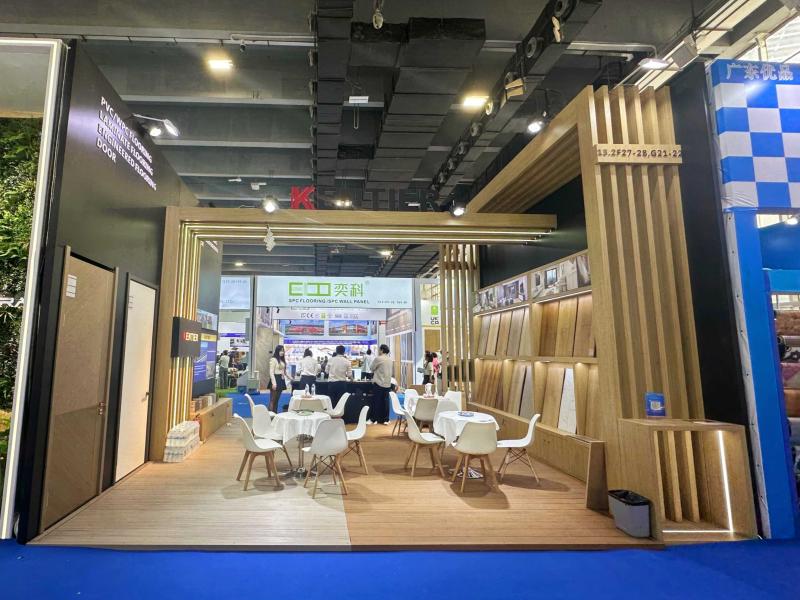 肯帝亞(ya) 木業(ye) 的第136屆獲獎廣交會(hui) 展位設計搭建圖片