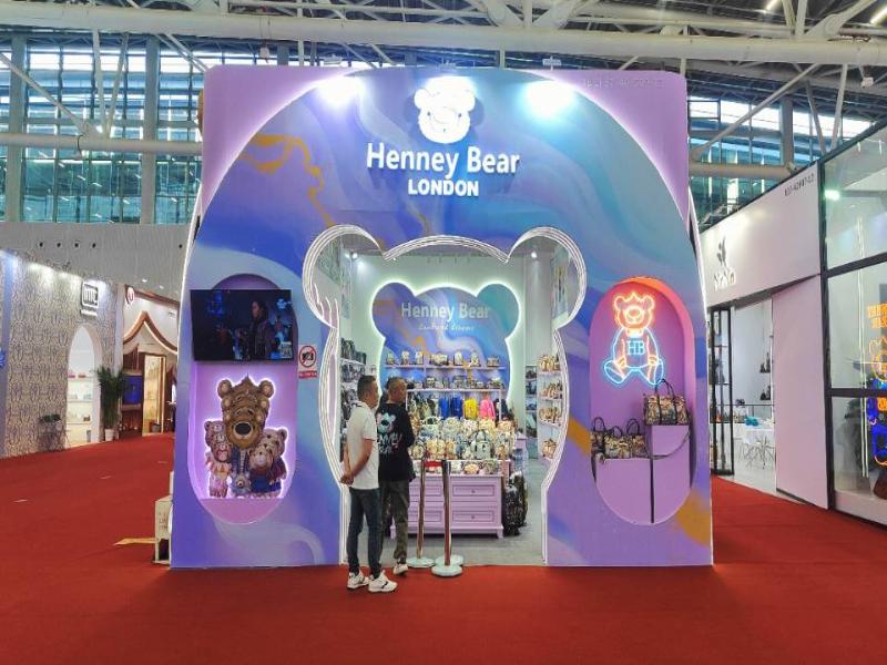 廣州市穀希歐皮具的第136屆獲獎廣交會(hui) 展位設計搭建圖片