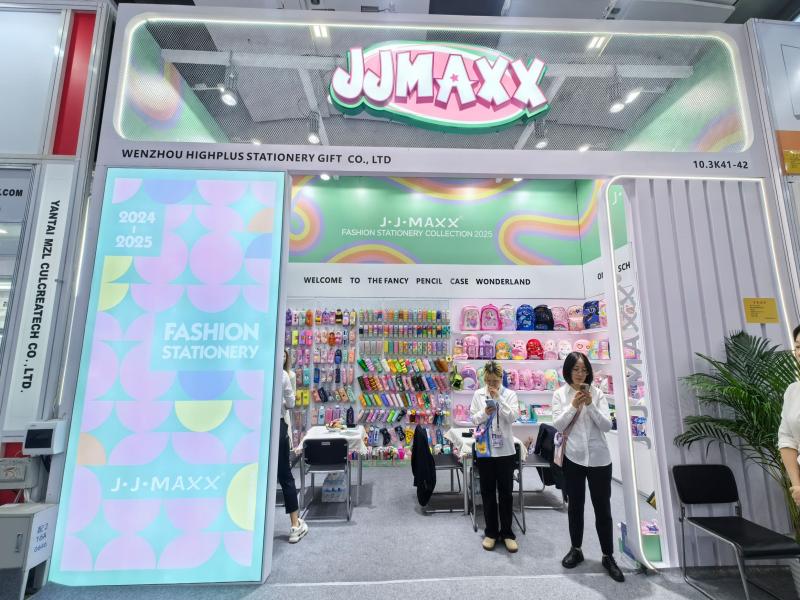 溫州市艾普斯文具禮品有限公司的第136屆獲獎廣交會(hui) 展位設計搭建圖片