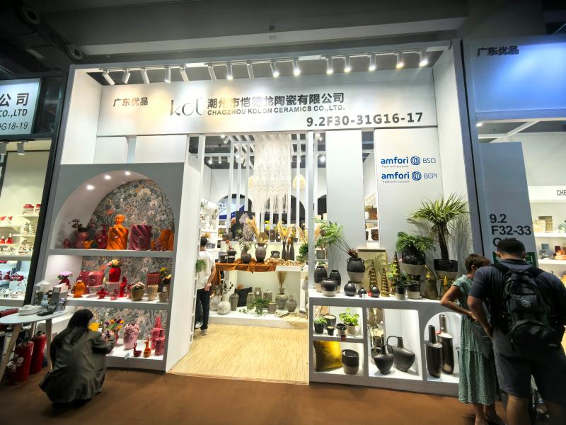 潮州市愷德龍陶瓷有限公司的第136屆獲獎廣交會(hui) 展位搭建圖片