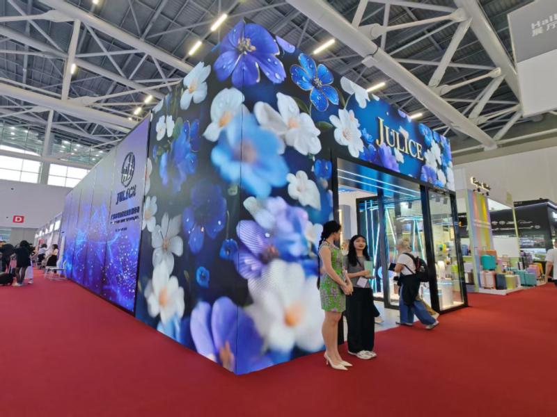 廣州市珺儷(li) 偲皮具有限公司的第137屆獲獎廣交會(hui) 展位設計裝修圖片