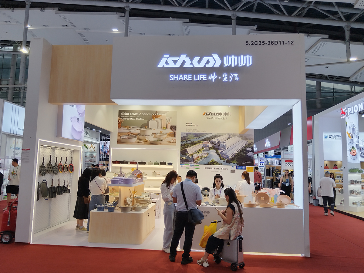帥帥電器的第135屆廣交會(hui) 展位設計搭建現場圖片