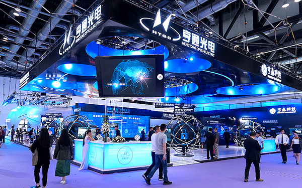 如何提升上海展會設計搭建的多媒體技術效果？
