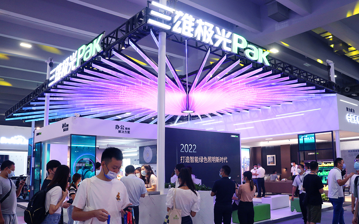 在展覽會(hui) 展台搭建中，平衡暖光和冷光的運用